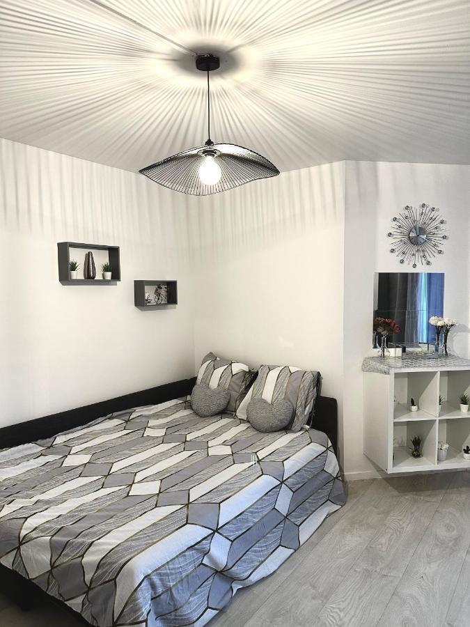 Jolie Appartement Duplex 2 Min Gare-Disney Et Paris 15 Min Нуази-ле-Гран Экстерьер фото